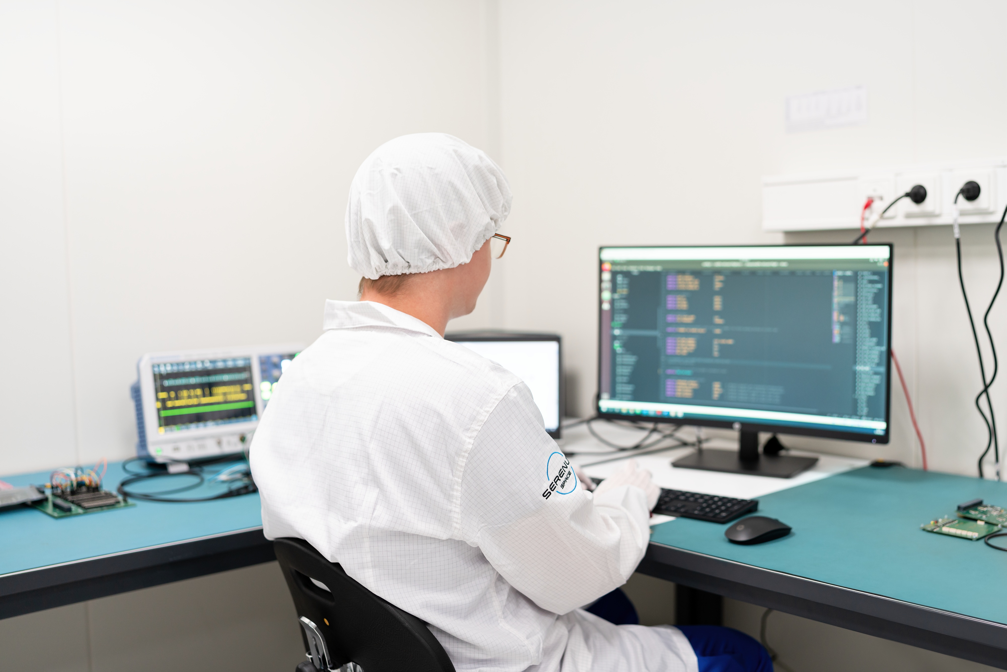 Custom Hardware Development Solution404 - High Resolution Gradient Wallpapers for Desktop